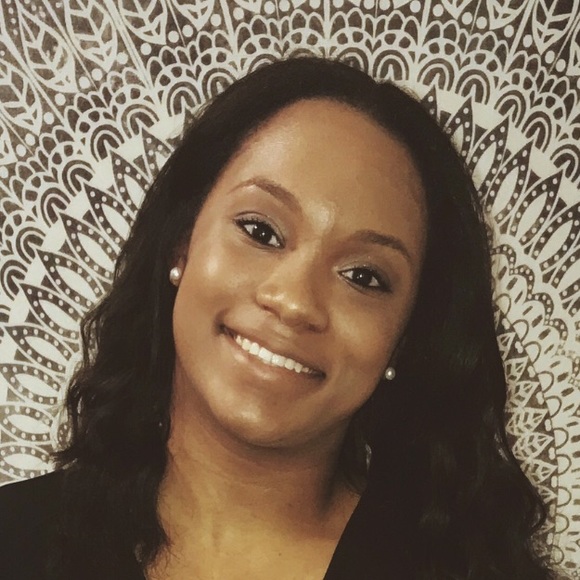 Meet your Posher, Essie - Picture 1 of 1